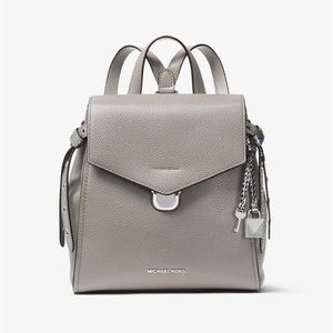 Michael kors. Bristol small backpack. Pearl grey